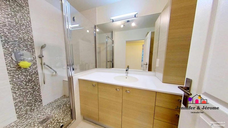 Appartement - 106 m² - 6 pièces