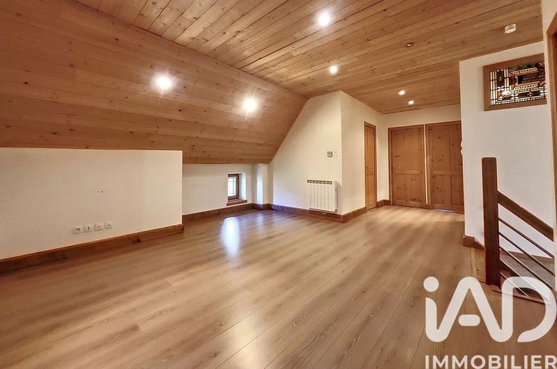 Maison - 180 m² - 8 pièces