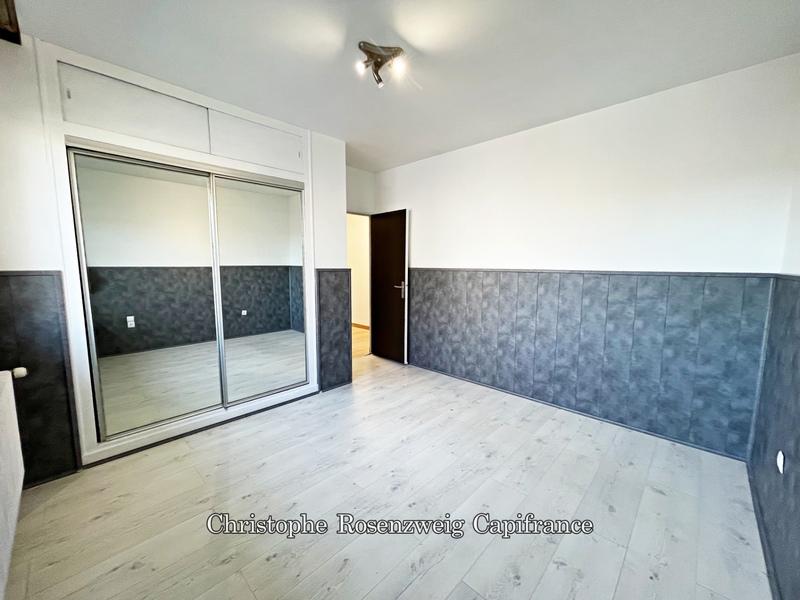 Maison - 249 m² - 10 pièces