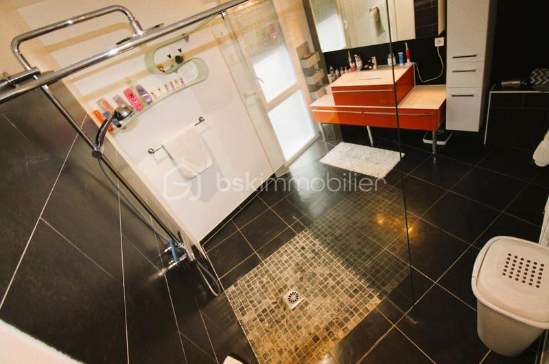 Villa - 180 m² - 5 pièces