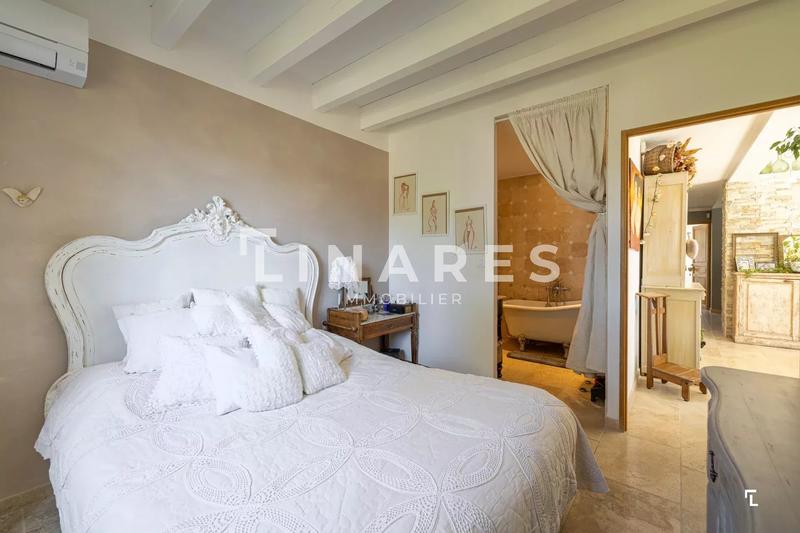 Maison - 215 m² - 6 pièces