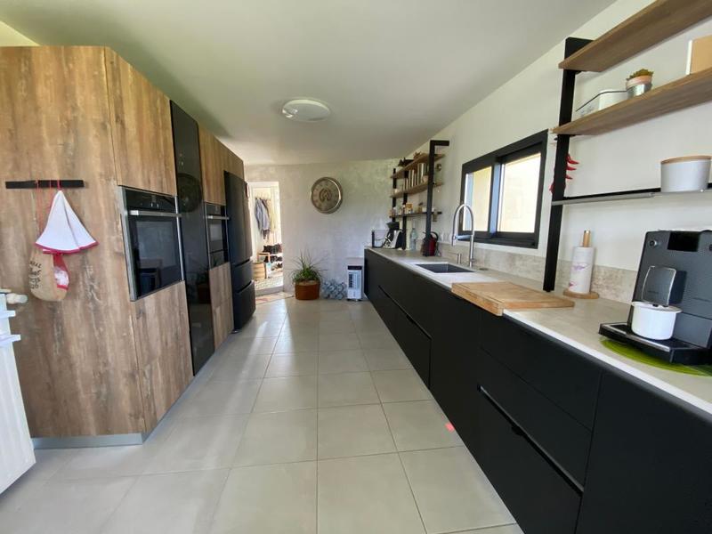 Propriété - 200 m² - 6 pièces