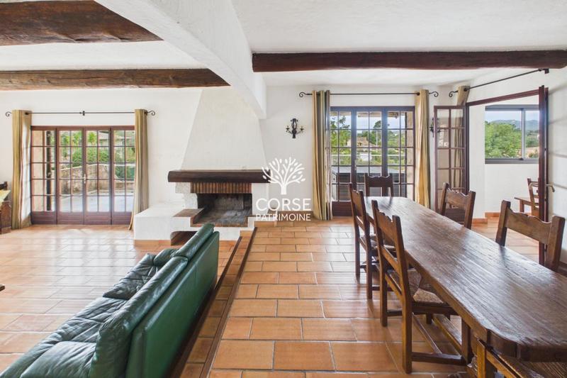 Appartement - 250 m² - 6 pièces