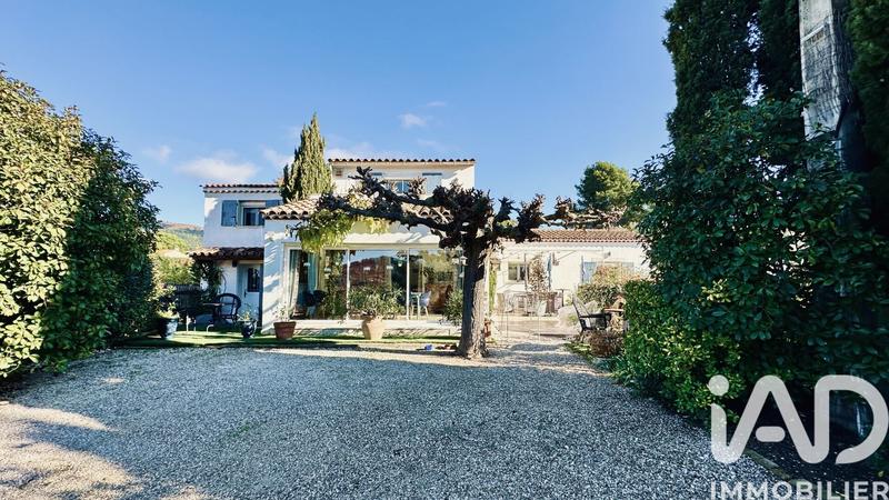 Maison - 190 m² - 7 pièces