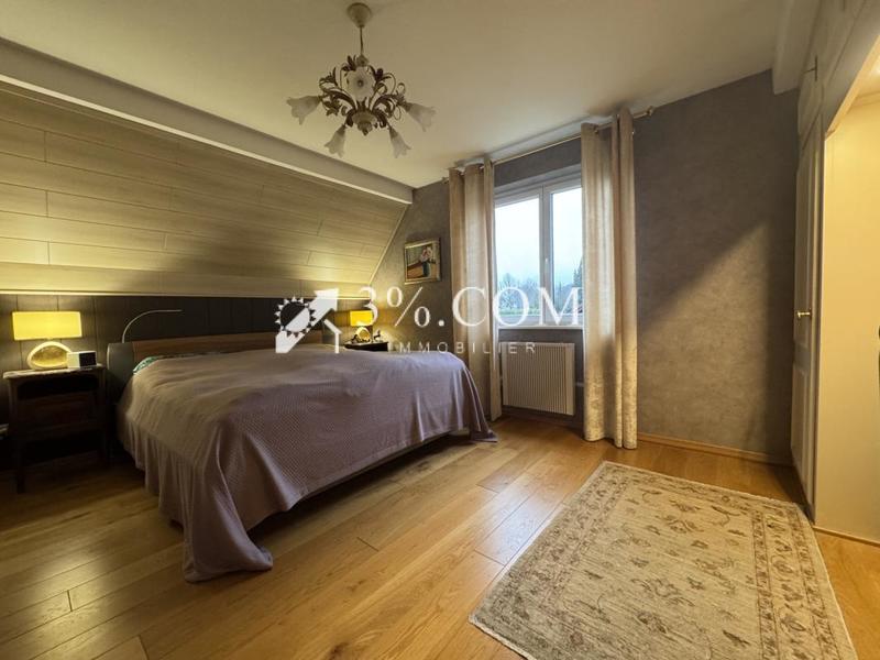 Demeure - 181 m² - 6 pièces