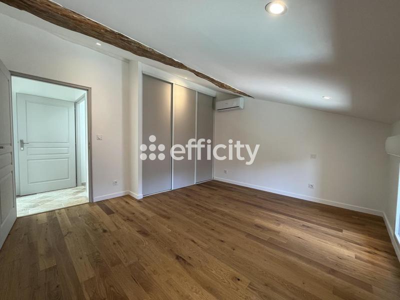 Maison - 180 m² - 7 pièces