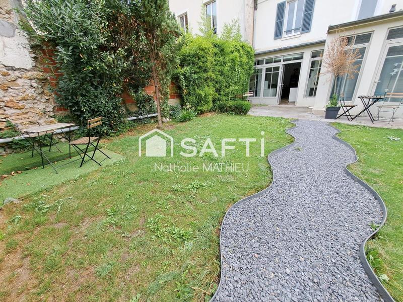 Maison - 200 m² - 7 pièces