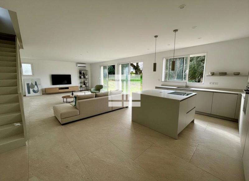 Maison - 105 m² - 4 pièces