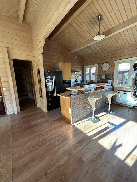 Maison - 86 m² - 4 pièces