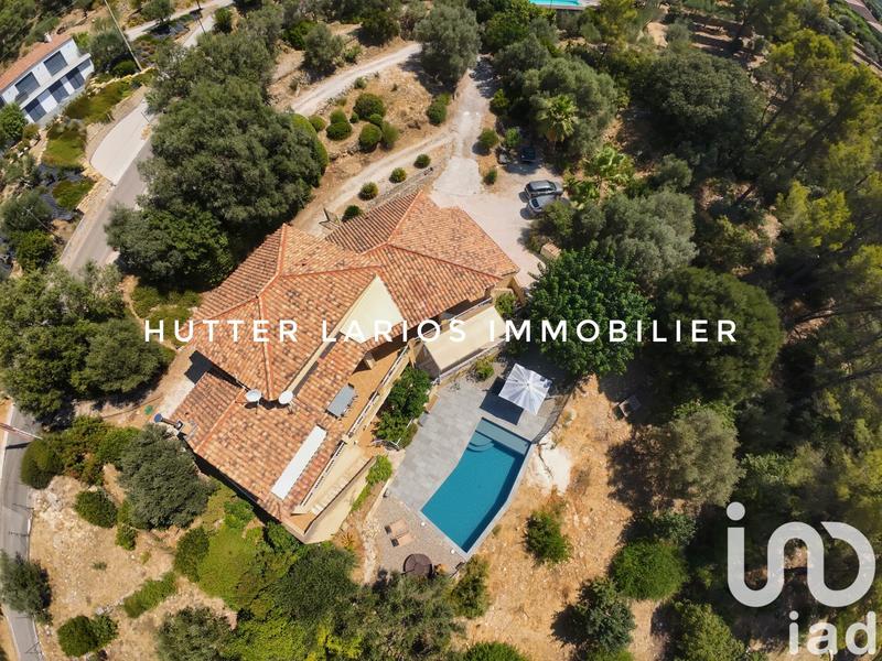 Maison - 231 m² - 8 pièces