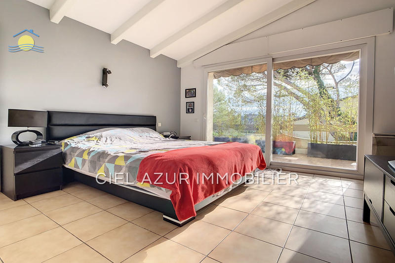 Maison - 211 m² - 6 pièces