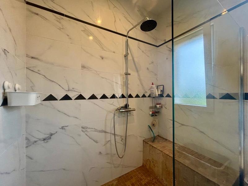 Maison - 149 m² - 9 pièces