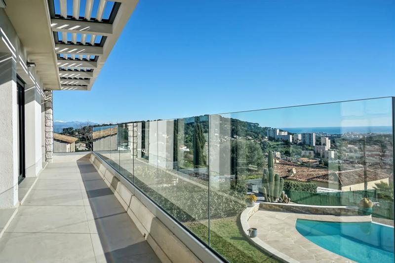 Maison - 260 m² - 6 pièces