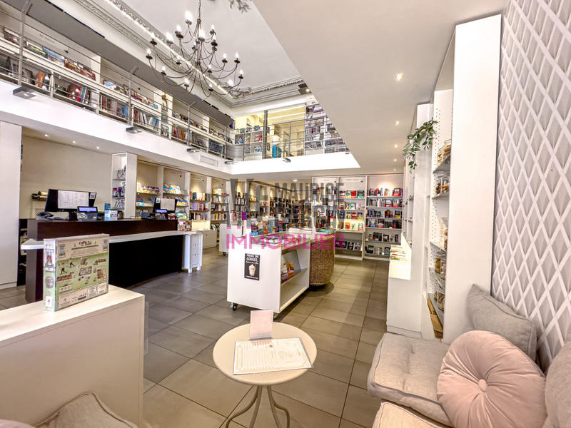 Fonds de commerce - Local d'activité / Entrepôt - 150 m²