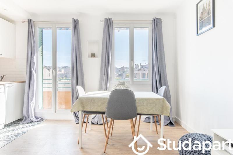 Chambre - 11 m² - 1 pièce