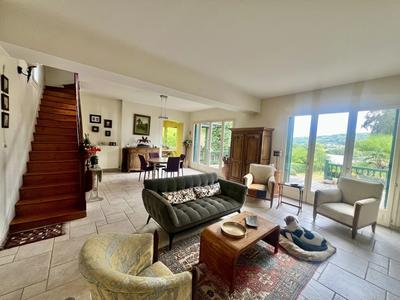 Maison - 141 m² - 6 pièces