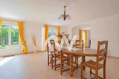 Maison - 250 m² - 8 pièces