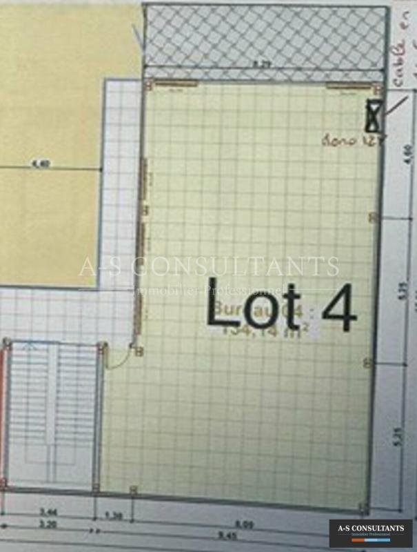 Local d'activité / Entrepôt - 134 m²