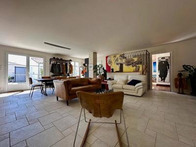 Propriété - 168 m² - 6 pièces