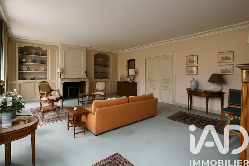 Maison - 468 m² - 12 pièces