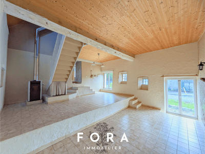 Maison - 104 m² - 5 pièces