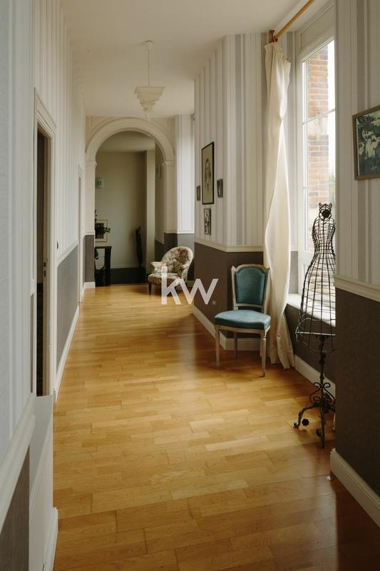 Château - 603 m² - 15 pièces