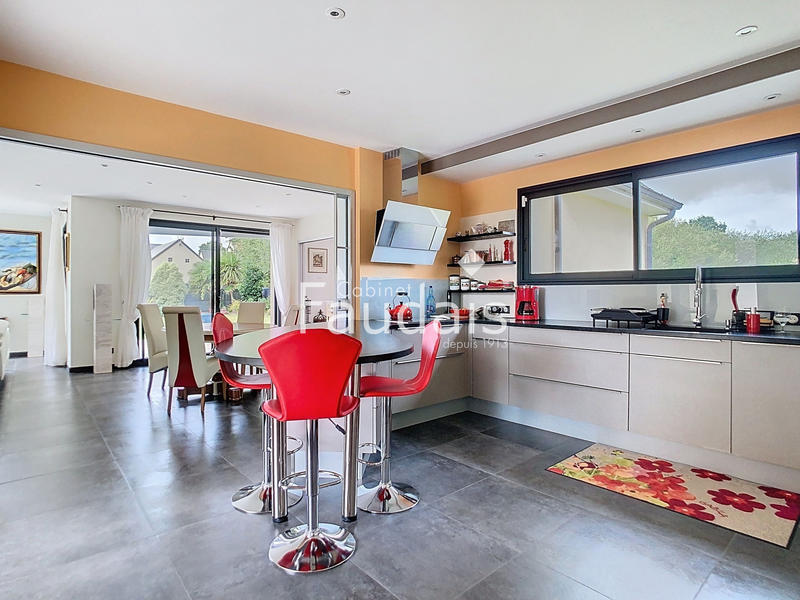 Maison - 205 m² - 7 pièces