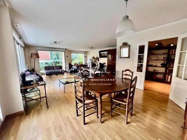 Appartement - 158 m² - 5 pièces