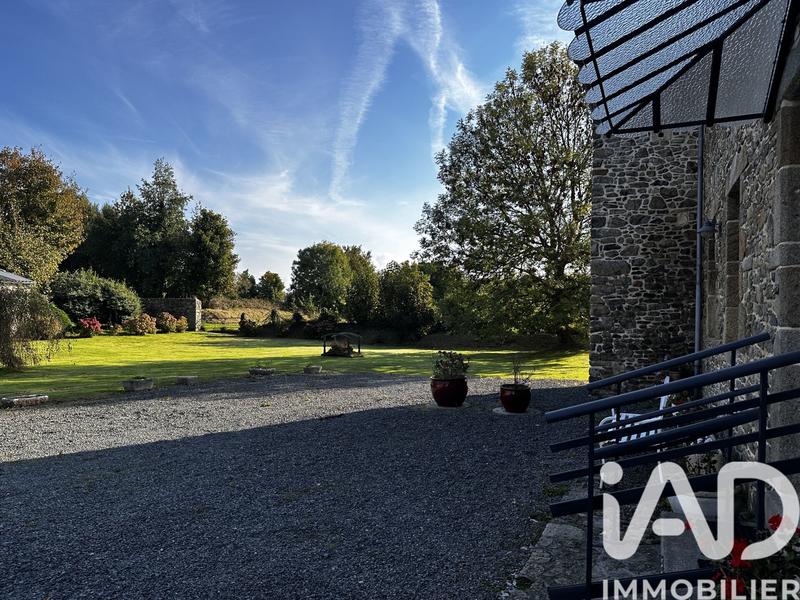 Maison - 202 m² - 6 pièces