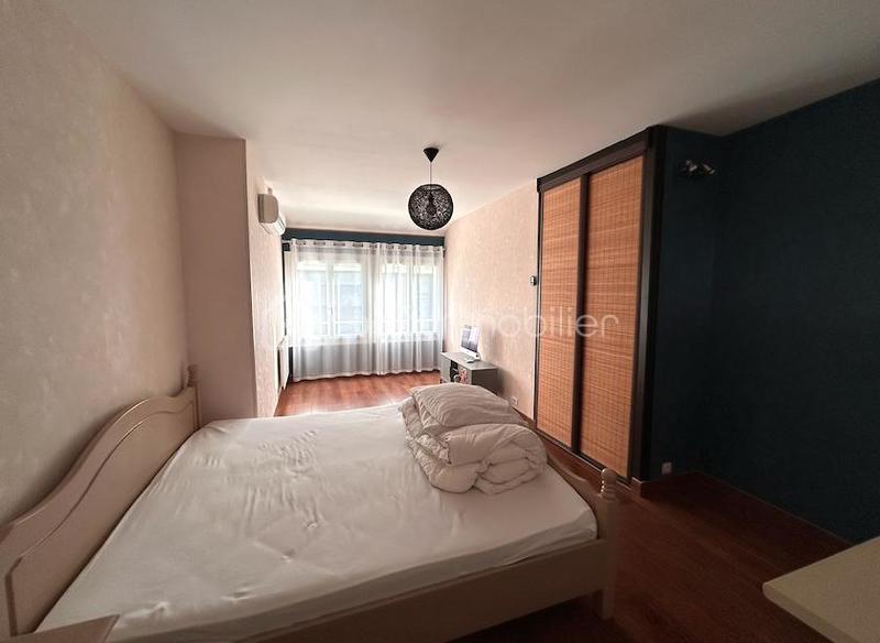 Maison - 168 m² - 8 pièces