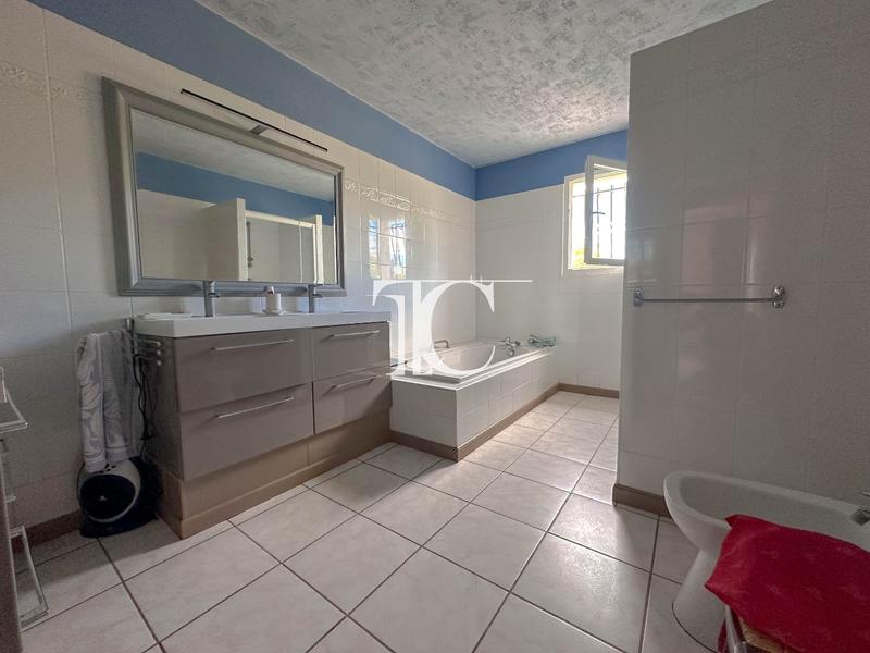 Maison - 131 m² - 6 pièces