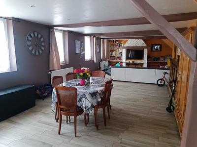 Maison traditionnelle - 245 m² - 8 pièces