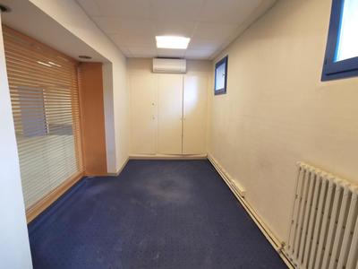 Bureau - 100 m² - 4 pièces