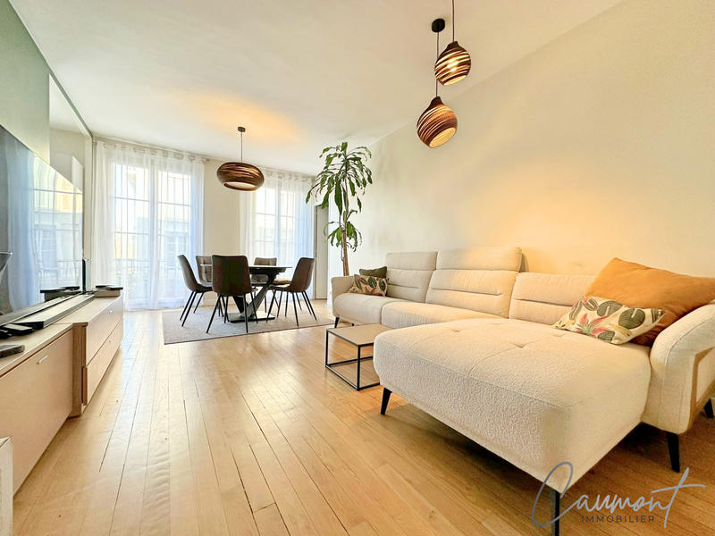 Appartement - 99 m² - 5 pièces