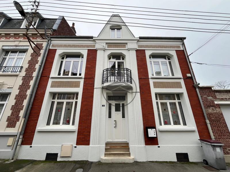 Maison - 257 m² - 7 pièces