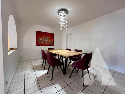 Maison - 182 m² - 7 pièces