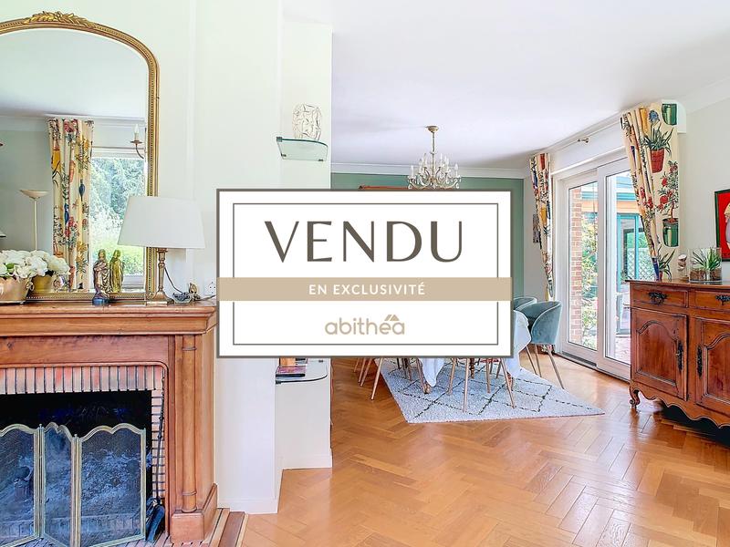 Maison - 252 m² - 10 pièces