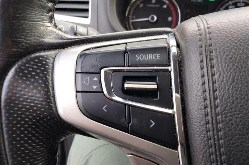 Mitsubishi L200 2.4 Di-D 181 Black Editio