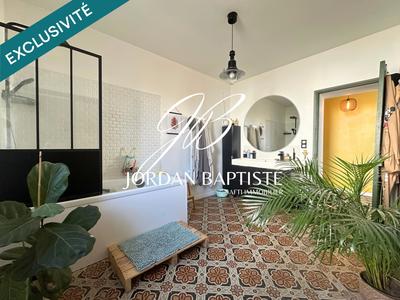 Maison de ville - 220 m² - 6 pièces