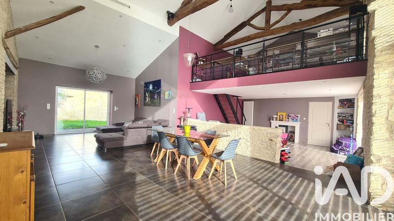 Maison - 327 m² - 7 pièces