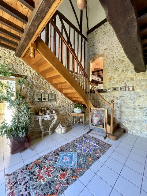 Maison - 260 m² - 9 pièces