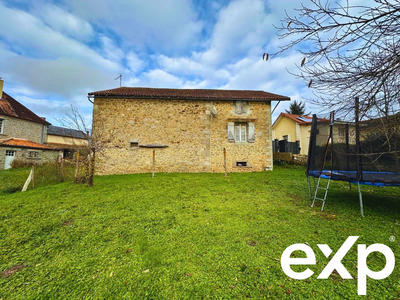 Maison traditionnelle - 75 m² - 2 pièces