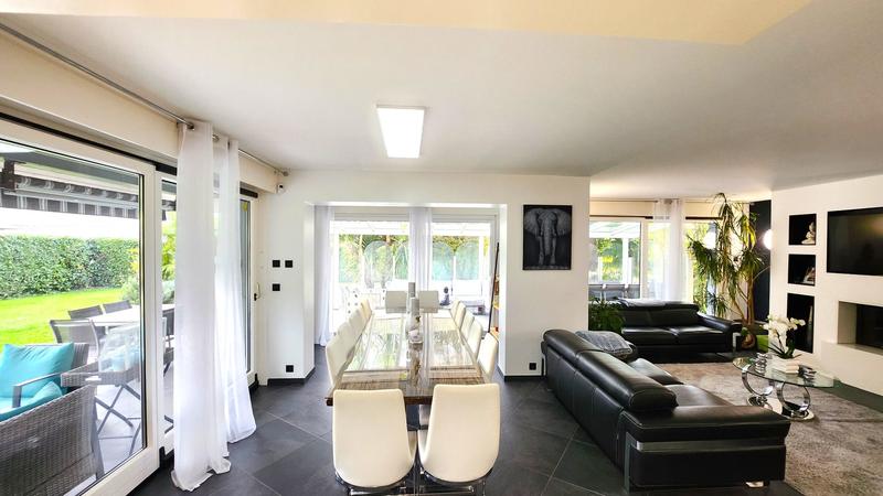 Villa - 297 m² - 6 pièces