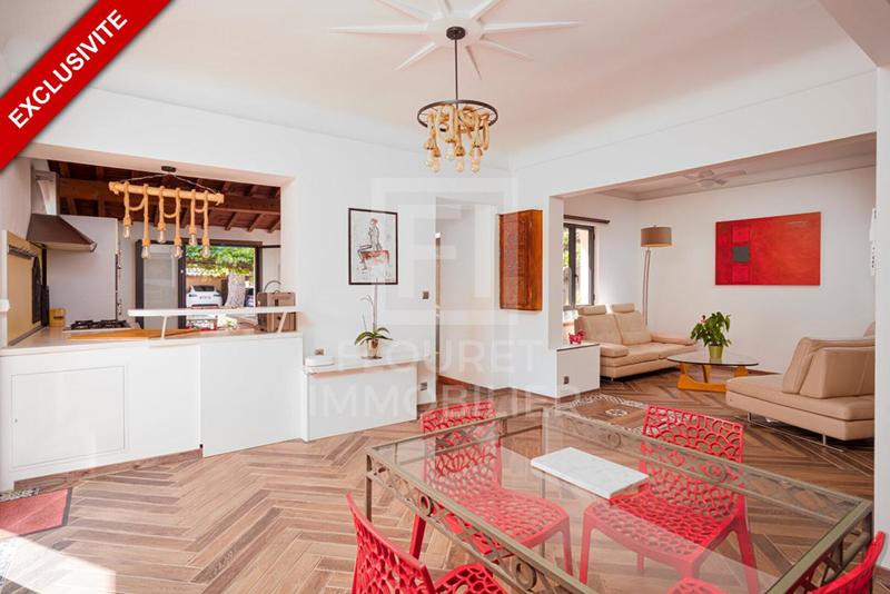 Villa - 161 m² - 8 pièces