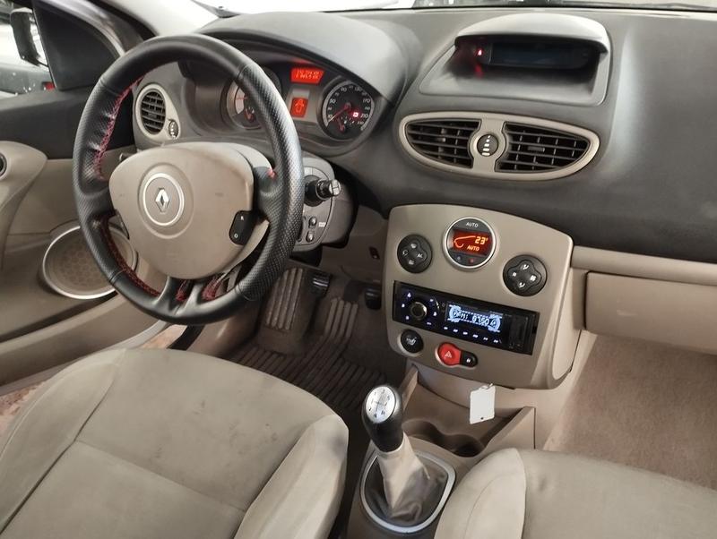 Renault Clio III 1.2 Tce 100 Privilege 5p