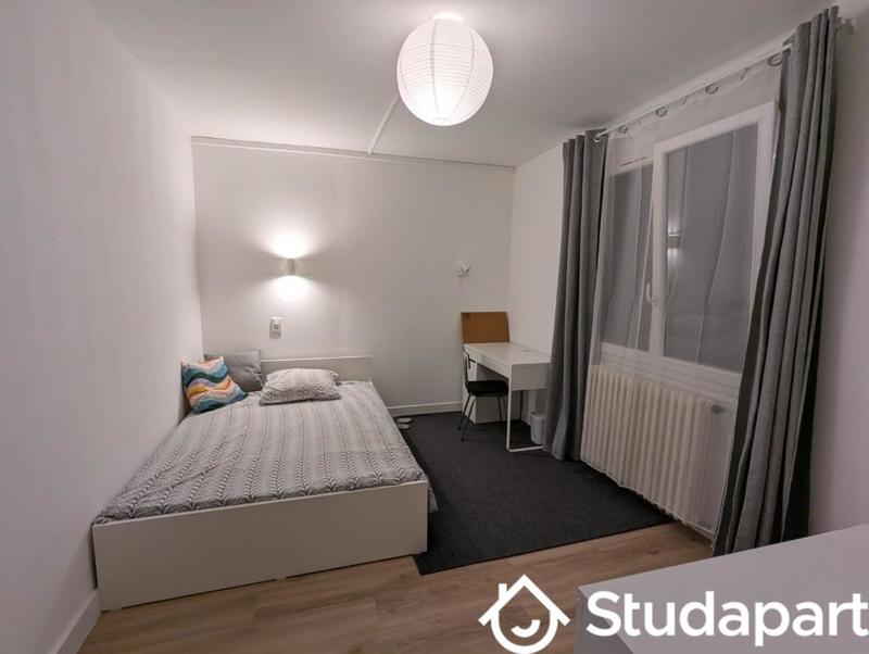 Chambre - 11 m² - 1 pièce