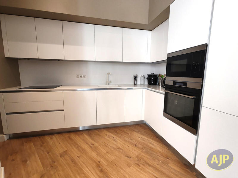 Appartement - 91 m² - 3 pièces