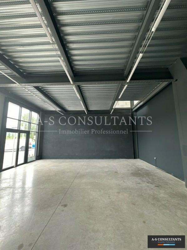 Local commercial - 2 315 m²