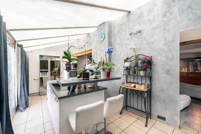 Maison - 215 m² - 10 pièces