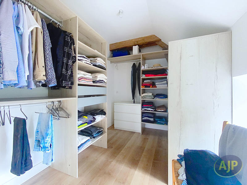 Maison - 215 m² - 8 pièces